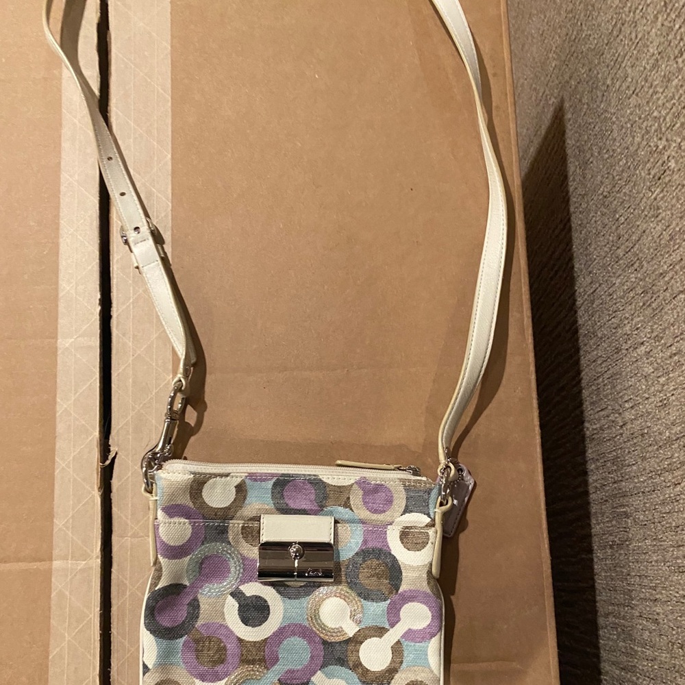 COACH SATCHEL - Picture 4 of 9